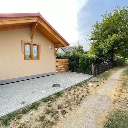 Ibolya Apartman Csisztapuszta Exterior foto